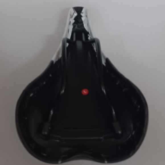 4/$60 New Bicycle Seat - Men's Size Bicycle - Picture 5 of 7